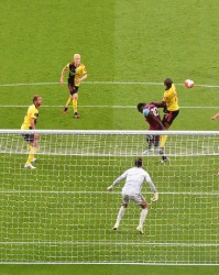  伯恩茅斯保级关键战告负，樱桃军团深陷降级泥潭