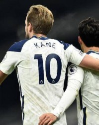  热刺防线送礼不断，利兹联逆转取胜终结五轮不胜  