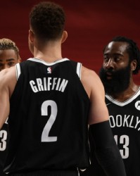  克拉克25+14爵士击退篮网