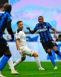  国际米兰边路传中制胜球一球小胜卡利亚里