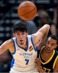  雷霆新秀霍姆格伦荣膺月最佳新秀  