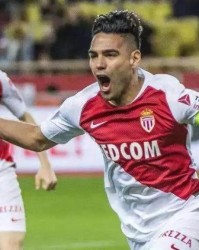  图卢兹主场十人应战，顽强逼平领头羊巴黎  