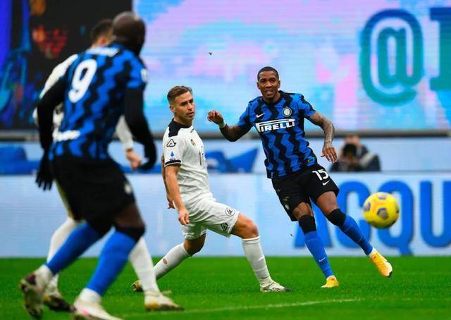  国际米兰边路传中制胜球一球小胜卡利亚里