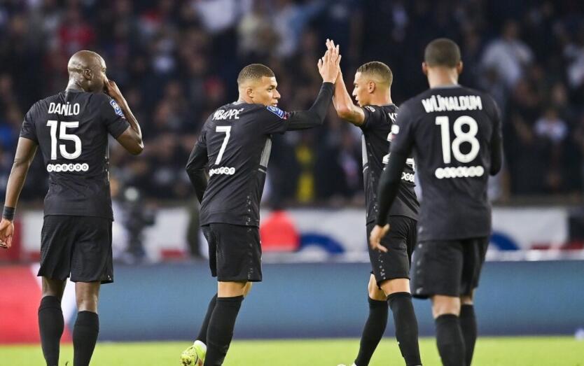  莱斯特城延续黑马本色，客场爆冷击败传统豪门